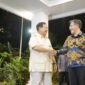 Ketua Umum Partai Gerindra Prabowo Subianto bersama Politikus PDI Perjuangan Budiman Sudjatmiko. (Dik. Tim Media Prabowo Subianto)