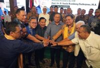 Keluarga besar Koalisi Indonesia Maju menerima Silahturahmi dari Presiden RI ke - 6 Susilo Bambang Yudhoyono bersama Agus Harimurti Yudhoyono. (Facbook.com/@Airlangga Hartarto)


