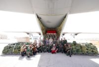 Pesawat TNI AU Super Hercules C-130 (A-1340) berhasil melakukan penyaluran bantuan via udara bantuan dari RI ke Gaza. (Dok. Tim Media Prabowo)