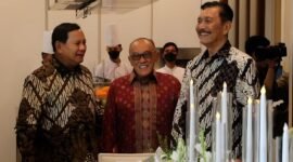 Menteri Pertahanan yang juga presiden terpilih 2024-2029 Prabowo Subianto berkeliling mengunjungi sahabat dan kerabat. (Dok. Tim Media Prabowo)