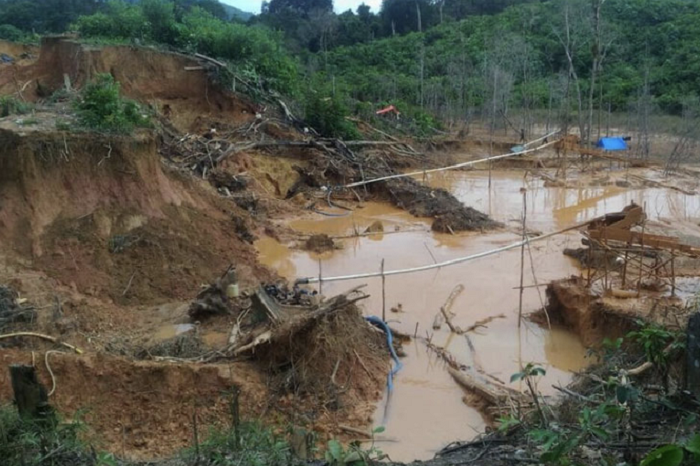 Penambang Emas Masih Tertimbun Longsor di Nagari Sungai Abu, Kabupaten Solok. (Dok. vsi.esdm.go.id)

