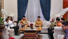 Presiden terpilih sekaligus Ketua Umum Partai Gerindra Prabowo Subianto menerima kedatangan Majelis Syuro Partai Keadilan Sejahtera Dr. Salim Segaf Aljufri. (Instagram.com @aheryawan)

