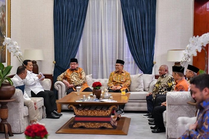 Presiden terpilih sekaligus Ketua Umum Partai Gerindra Prabowo Subianto menerima kedatangan Majelis Syuro Partai Keadilan Sejahtera Dr. Salim Segaf Aljufri. (Instagram.com @aheryawan)

