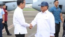 Presiden Joko Widodo bersama Pesiden Terpilih 2024-2029, Prabowo Subianto. (Facebook.com @Prabowo Subianto)