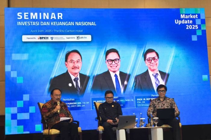 Foto : Seminar Nasional PPJKI-BPKH 2025 yang diselenggarakan oleh Perkumpulan Praktisi Jasa Keuangan Indonesia (PPJKI) bersama Badan Pengelola Keuangan Haji (BPKH) dan dihadiri para profesional keuangan, akademisi, dan regulator di bidang investasi syariah di Ballroom The Ritz Carlton, Mega Kuningan, Jakarta. (24/4/25) (Doc.Ist)